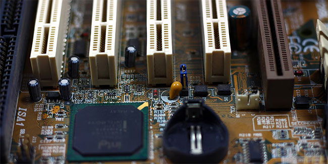 Khe cắm PCIe trên bo mạch chủ
